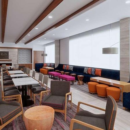 Hawthorn Mount Laurel Hotel Interior photo