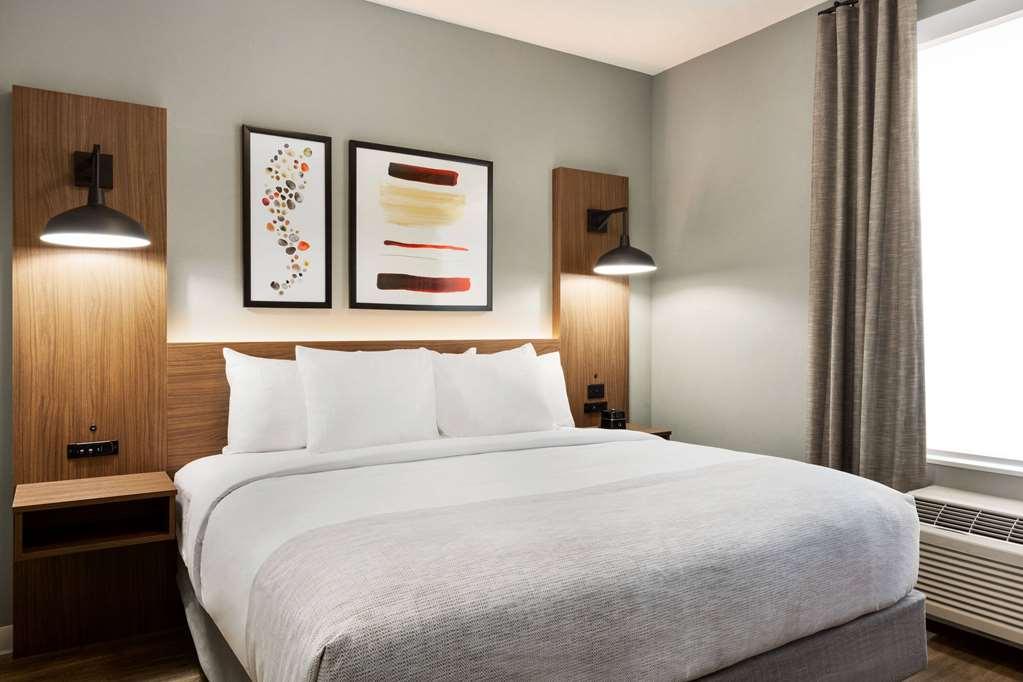 Hawthorn Mount Laurel Hotel Room photo