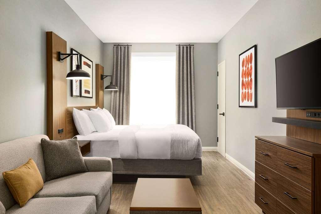 Hawthorn Mount Laurel Hotel Room photo
